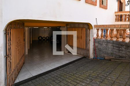 Casa à venda com 360m², 3 quartos e 5 vagas Casa à venda com 360m², 3 quartos e 5 vagasEntrada