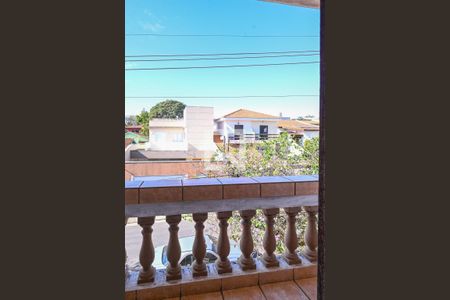 Casa à venda com 360m², 3 quartos e 5 vagas Casa à venda com 360m², 3 quartos e 5 vagasVaranda