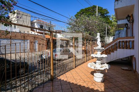 Casa à venda com 360m², 3 quartos e 5 vagas Casa à venda com 360m², 3 quartos e 5 vagasEntrada