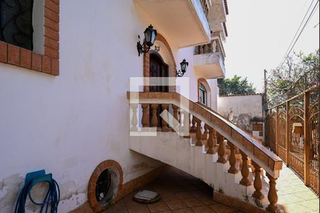 Casa à venda com 360m², 3 quartos e 5 vagas Casa à venda com 360m², 3 quartos e 5 vagasEntrada