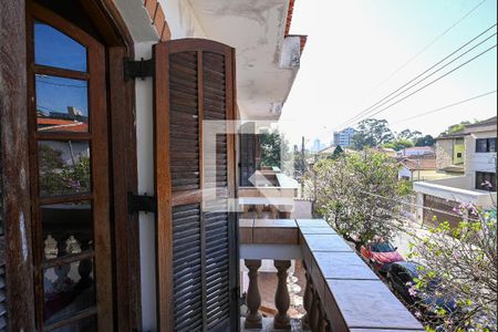 Casa à venda com 360m², 3 quartos e 5 vagas Casa à venda com 360m², 3 quartos e 5 vagasVaranda