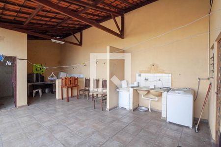 Casa à venda com 200m², 3 quartos e 3 vagasQuintal