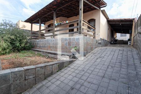 Casa à venda com 200m², 3 quartos e 3 vagasGaragem