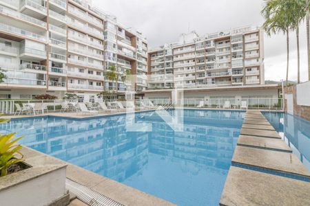 Apartamento à venda com 150m², 2 quartos e 2 vagas Apartamento à venda com 150m², 2 quartos e 2 vagasÁrea comum - Piscina