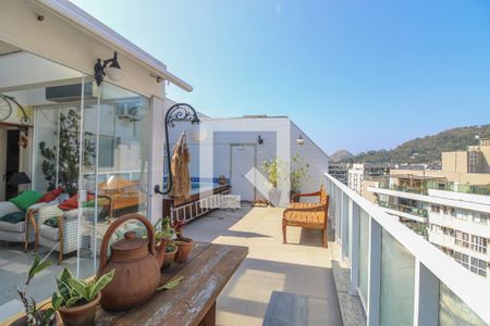 Apartamento à venda com 150m², 2 quartos e 2 vagas Apartamento à venda com 150m², 2 quartos e 2 vagasCobertura