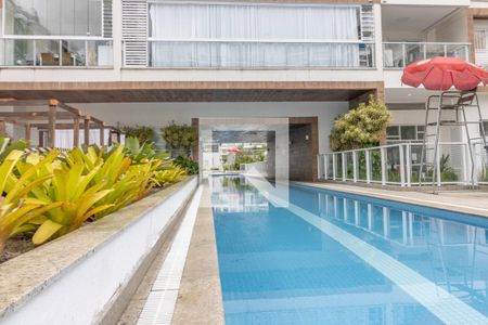 Apartamento à venda com 150m², 2 quartos e 2 vagas Apartamento à venda com 150m², 2 quartos e 2 vagasÁrea comum - Piscina