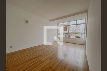 Apartamento à venda com 110m², 2 quartos e sem vaga Apartamento à venda com 110m², 2 quartos e sem vagaSala