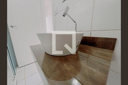 Apartamento à venda com 110m², 2 quartos e sem vaga Apartamento à venda com 110m², 2 quartos e sem vagaBanheiro