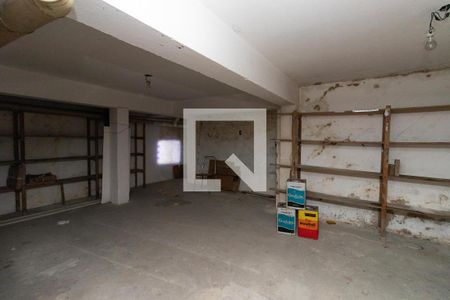 Casa à venda com 147m², 3 quartos e 2 vagas Casa à venda com 147m², 3 quartos e 2 vagasPorão