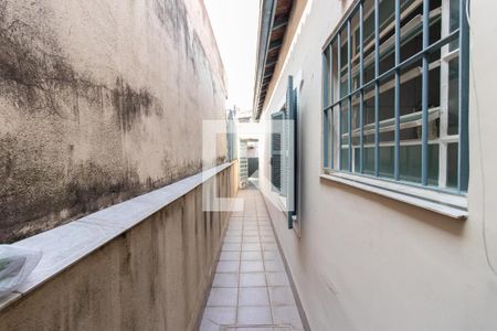 Casa à venda com 147m², 3 quartos e 2 vagas Casa à venda com 147m², 3 quartos e 2 vagasCorredor