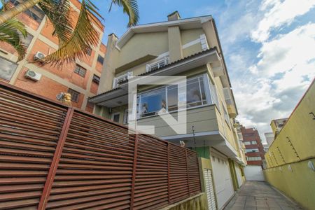 Casa de condomínio à venda com 195m², 3 quartos e 2 vagasFachada