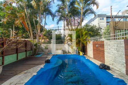 Casa de condomínio à venda com 195m², 3 quartos e 2 vagasPiscina
