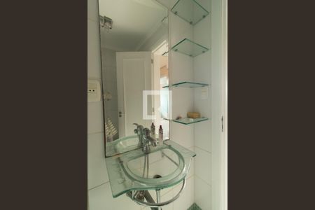 Casa de condomínio à venda com 195m², 3 quartos e 2 vagasBanheiro Corredor