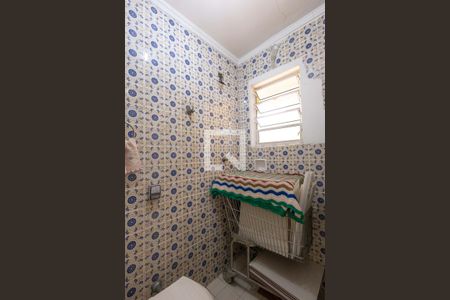 Casa à venda com 240m², 3 quartos e 5 vagasBanheiro de serviço