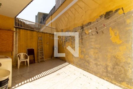 Casa à venda com 107m², 3 quartos e 2 vagas Casa à venda com 107m², 3 quartos e 2 vagasÁrea Externa