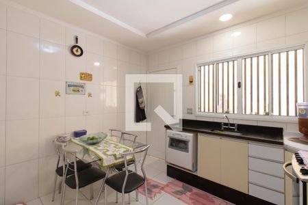 Casa à venda com 107m², 3 quartos e 2 vagas Casa à venda com 107m², 3 quartos e 2 vagasCozinha