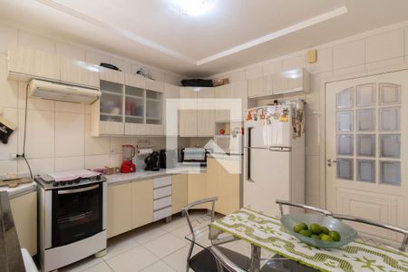 Casa à venda com 107m², 3 quartos e 2 vagas Casa à venda com 107m², 3 quartos e 2 vagasCozinha