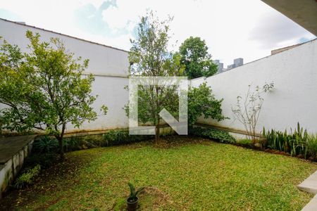 Casa à venda com 227m², 3 quartos e 4 vagasQuintal