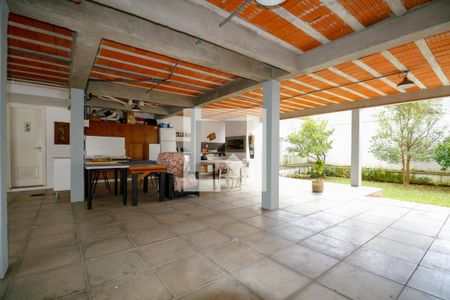 Casa à venda com 227m², 3 quartos e 4 vagasGaragem 