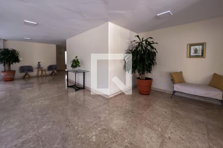 Apartamento à venda com 90m², 2 quartos e 1 vaga Apartamento à venda com 90m², 2 quartos e 1 vagaÁrea comum - Hall