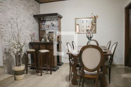 Casa à venda com 124m², 5 quartos e 2 vagas Casa à venda com 124m², 5 quartos e 2 vagasSala 1