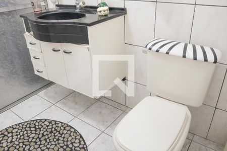 Casa à venda com 124m², 5 quartos e 2 vagas Casa à venda com 124m², 5 quartos e 2 vagasBanheiro da Suíte 3