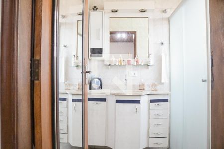 Casa à venda com 124m², 5 quartos e 2 vagas Casa à venda com 124m², 5 quartos e 2 vagasBanheiro da Suíte 2