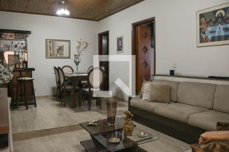 Casa à venda com 124m², 5 quartos e 2 vagas Casa à venda com 124m², 5 quartos e 2 vagasSala 1