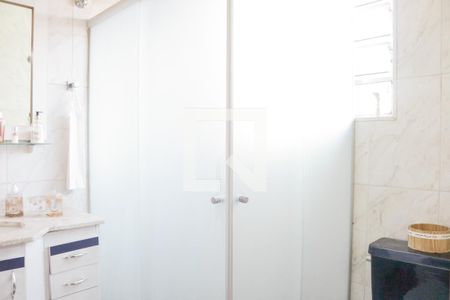 Casa à venda com 124m², 5 quartos e 2 vagas Casa à venda com 124m², 5 quartos e 2 vagasBanheiro da Suíte 2