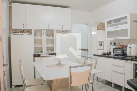 Casa à venda com 124m², 5 quartos e 2 vagas Casa à venda com 124m², 5 quartos e 2 vagasCozinha