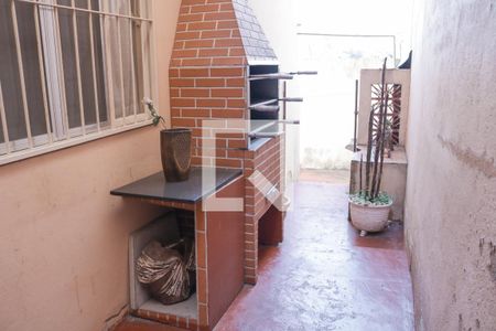 Casa à venda com 124m², 5 quartos e 2 vagas Casa à venda com 124m², 5 quartos e 2 vagasChurrasqueira