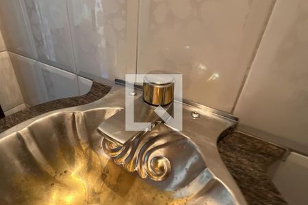 Lavabo de apartamento para alugar com 3 quartos, 143m² em Itaim Bibi, São Paulo