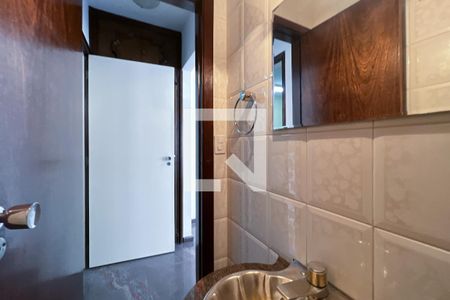 Lavabo de apartamento para alugar com 3 quartos, 143m² em Itaim Bibi, São Paulo