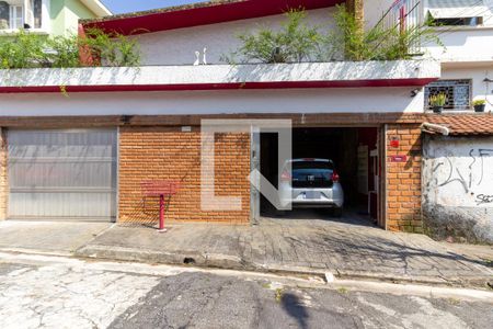 Casa à venda com 249m², 4 quartos e 3 vagas Casa à venda com 249m², 4 quartos e 3 vagasFachada