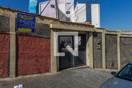 Apartamento à venda com 41m², 2 quartos e 1 vaga Apartamento à venda com 41m², 2 quartos e 1 vagaFachada