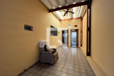 Casa à venda com 250m², 3 quartos e 2 vagasGaragem