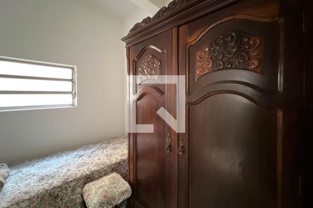 Casa à venda com 250m², 3 quartos e 2 vagasQuarto de Serviço