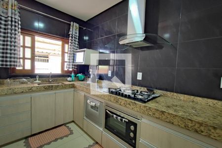 Casa à venda com 300m², 5 quartos e 8 vagasCozinha