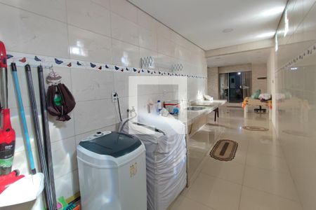 Casa à venda com 300m², 5 quartos e 8 vagasÁrea de Serviço