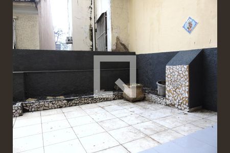 Apartamento à venda com 100m², 2 quartos e sem vagaQuintal