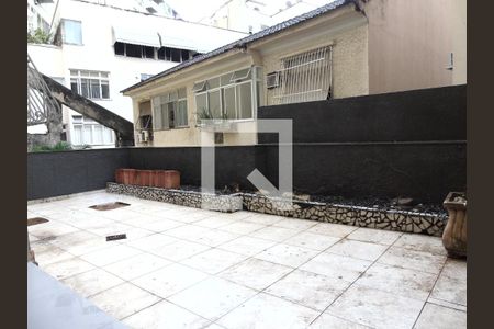 Apartamento à venda com 100m², 2 quartos e sem vagaQuintal