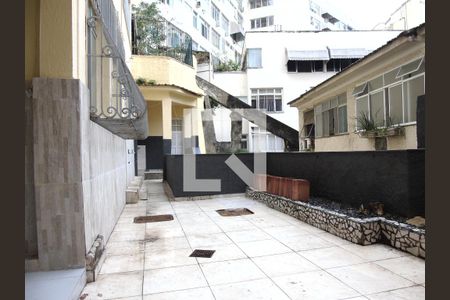 Apartamento à venda com 100m², 2 quartos e sem vagaQuintal