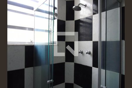 Apartamento à venda com 100m², 2 quartos e sem vagaDetalhe do banheiro