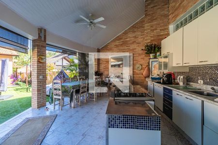 Casa de condomínio à venda com 800m², 4 quartos e 6 vagas Casa de condomínio à venda com 800m², 4 quartos e 6 vagasEspaço Gourmet