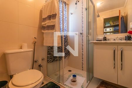 Casa de condomínio à venda com 800m², 4 quartos e 6 vagas Casa de condomínio à venda com 800m², 4 quartos e 6 vagasBanheiro da Suíte 2