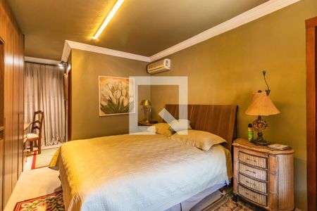 Casa de condomínio à venda com 800m², 4 quartos e 6 vagas Casa de condomínio à venda com 800m², 4 quartos e 6 vagasSuíte 2