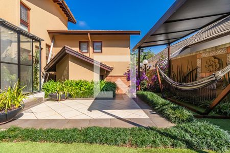 Casa de condomínio à venda com 800m², 4 quartos e 6 vagas Casa de condomínio à venda com 800m², 4 quartos e 6 vagasQuintal