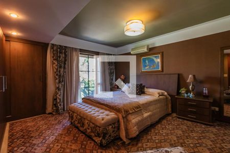 Casa de condomínio à venda com 800m², 4 quartos e 6 vagas Casa de condomínio à venda com 800m², 4 quartos e 6 vagasSuíte 1