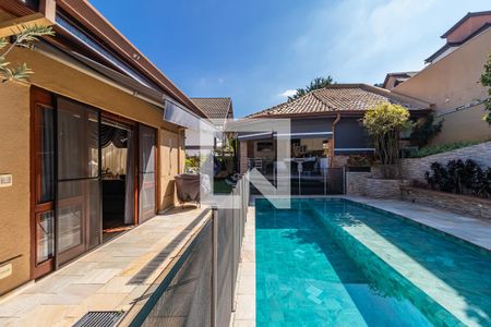 Casa de condomínio à venda com 800m², 4 quartos e 6 vagas Casa de condomínio à venda com 800m², 4 quartos e 6 vagasQuintal