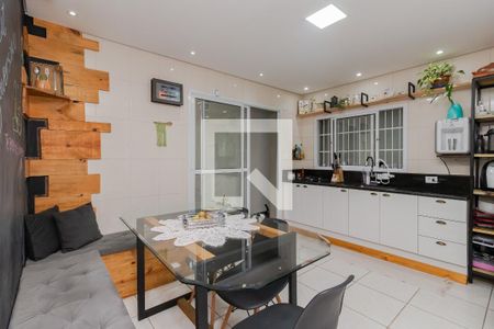 Casa à venda com 110m², 3 quartos e sem vaga Casa à venda com 110m², 3 quartos e sem vagaCozinha